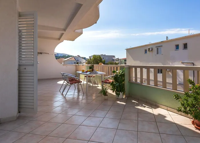 아파트 And Happiness