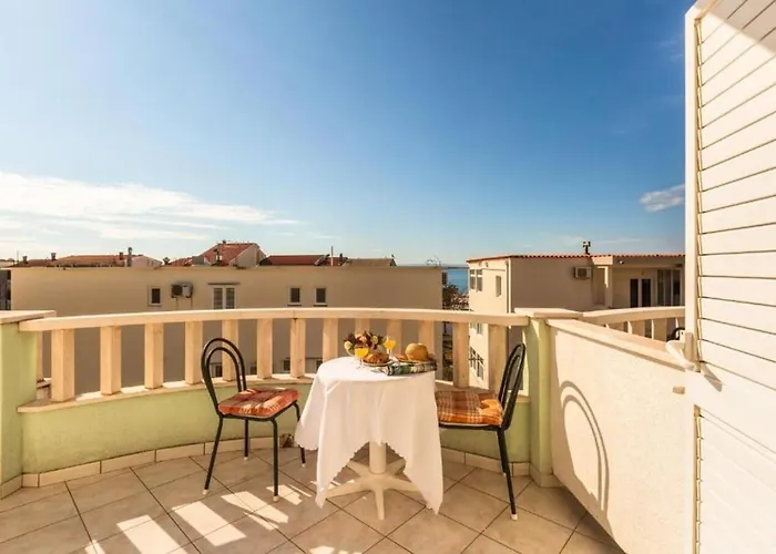 아파트 And Happiness