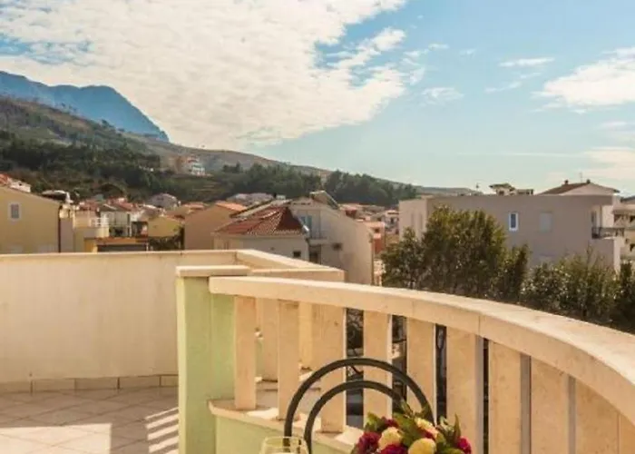 아파트 And Happiness *