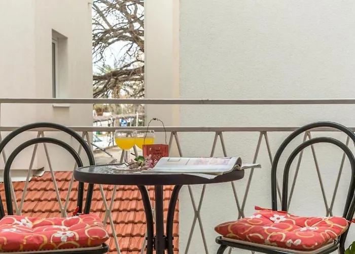 아파트 And Happiness