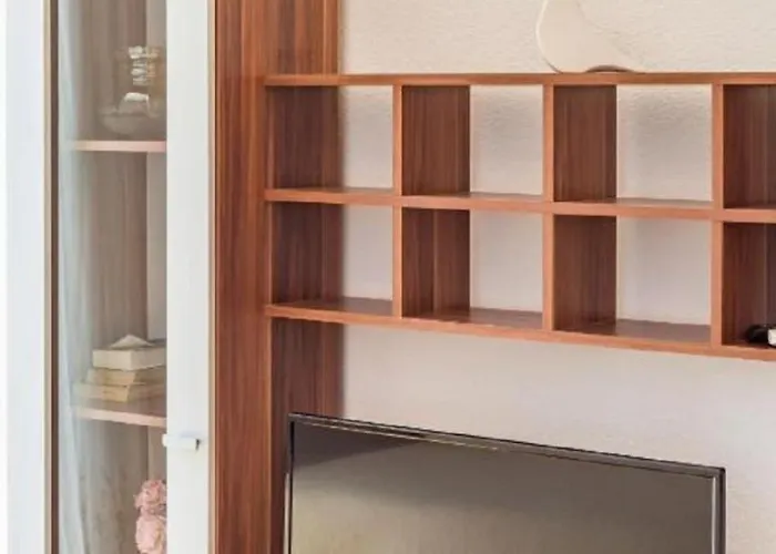 And Happiness 아파트