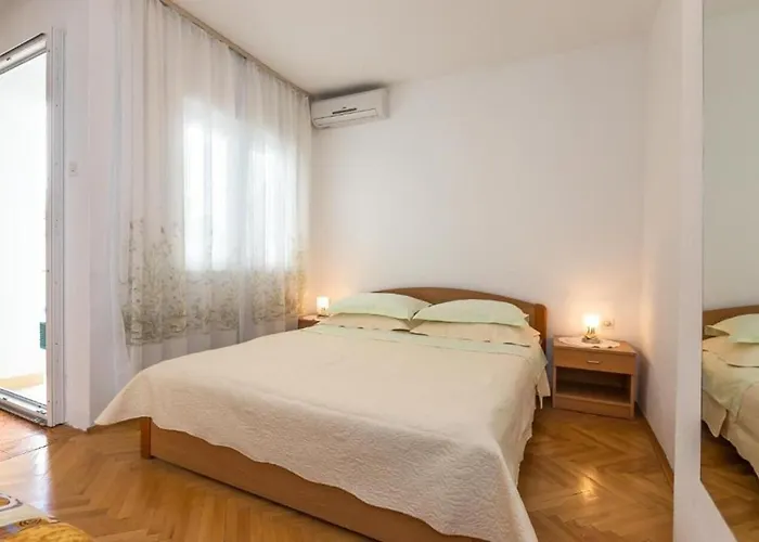 And Happiness 아파트 투체피